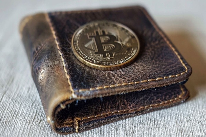 比特币矿工时隔 11 年激活比特币钱包，发现价值 1395 万美元的 BTC