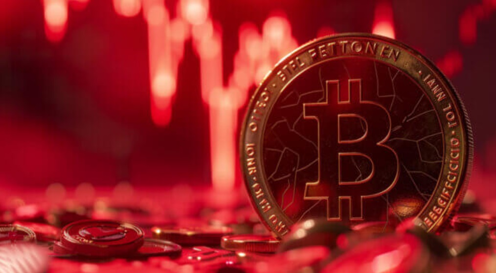 渣打银行警告称，周末比特币将进一步下跌，跌幅或与 2024 年 8 月相当